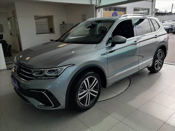 VOLKSWAGEN TIGUAN 2.0 300 TSI GASOLINA ALLSPACE R-LINE AUTOMÁTICO VOLKSWAGEN TIGUAN 2.0 300 TSI GASOLINA ALLSPACE R-LINE AUTOMÁTICO